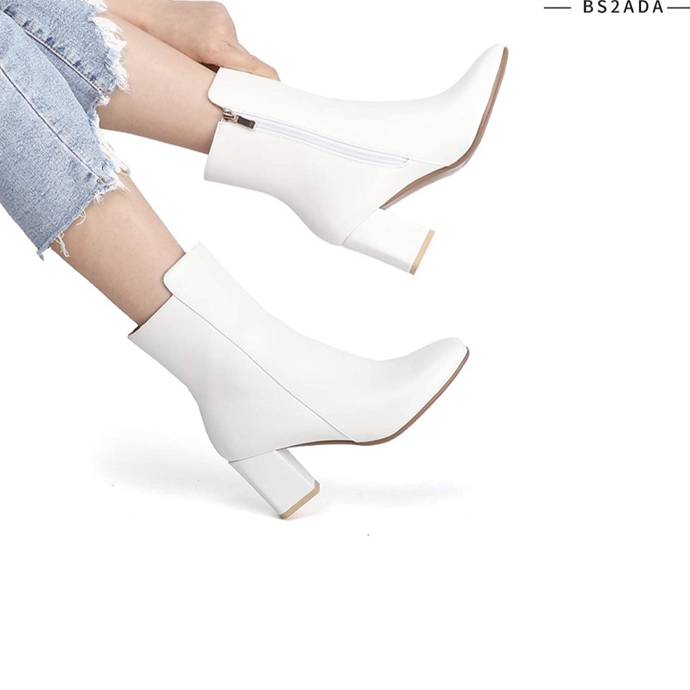IDIFU Women's Ada Fashion Square Toe Ankle Boots New comes with origina box sz 9